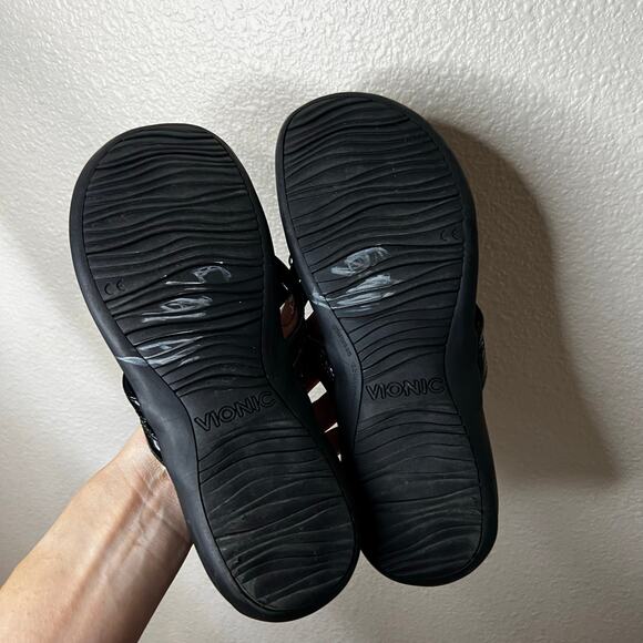 Vionic Bella X Black Patent Leather Orthopedic Flip Flop Sandals 9 - Picture 4 of 5